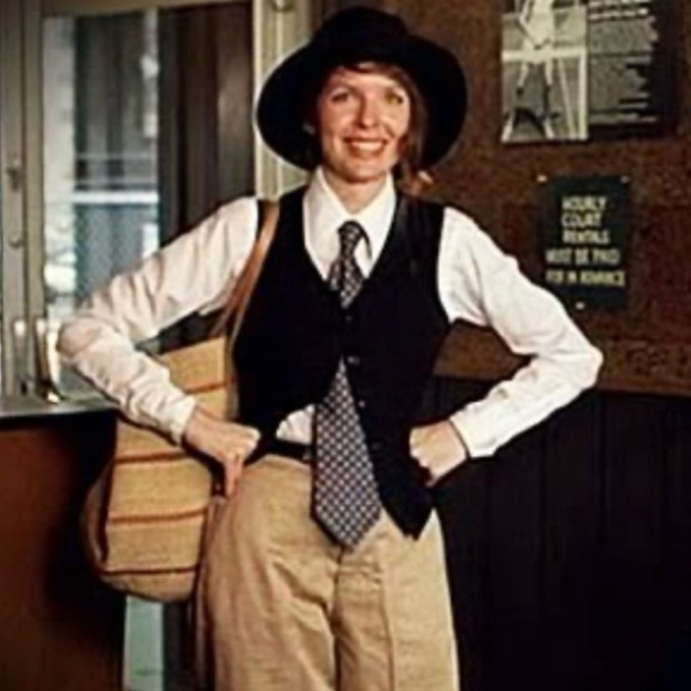 Vintage Apart Black Velvet Vest Women’s Size 14 Classic Annie Hall Whimsygoth - Picture 9 of 9
